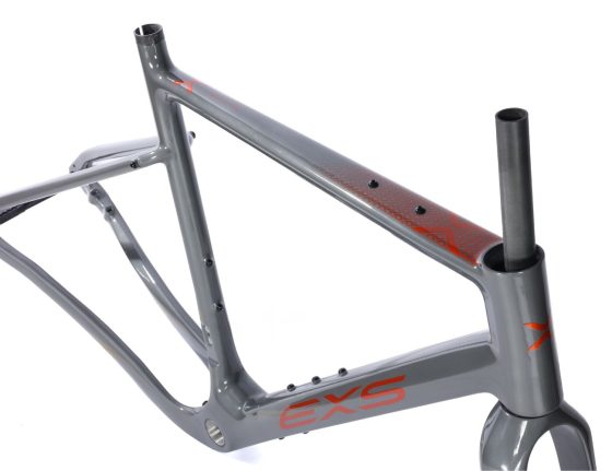 Kit cadre et fourche Gravel carbone EXS 700 à disque – Taille 56 gris