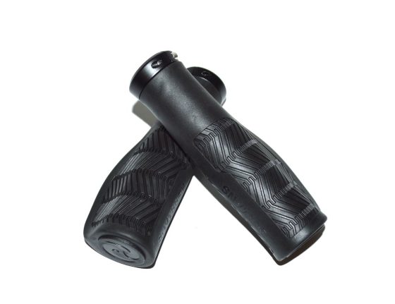 Poignées Herrmans Nucore Town Wave 130 mm noires