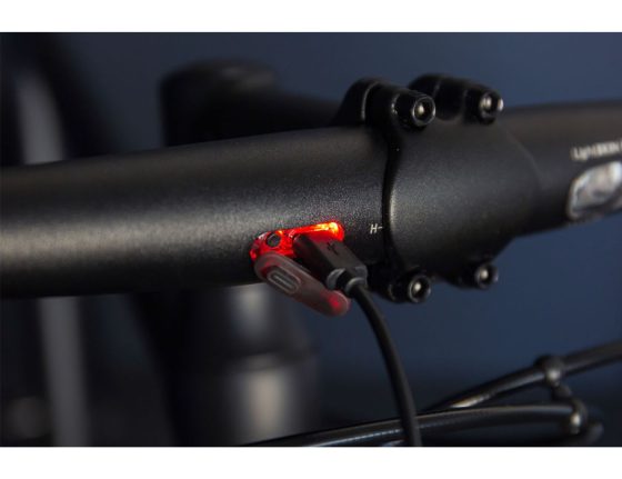 Cintre VTT Lightskin H2B alu 700 mm Ø31,8 mm avec éclairage intégré