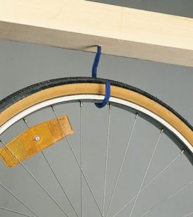 Crochet à vis petit modèle Mottez