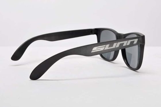 PR DE LUNETTES DE SOLEIL SUNN