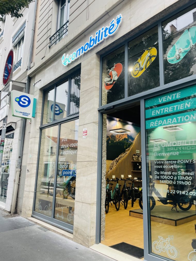 Devanture du magasin Écomobilité Point S à Villeurbanne
